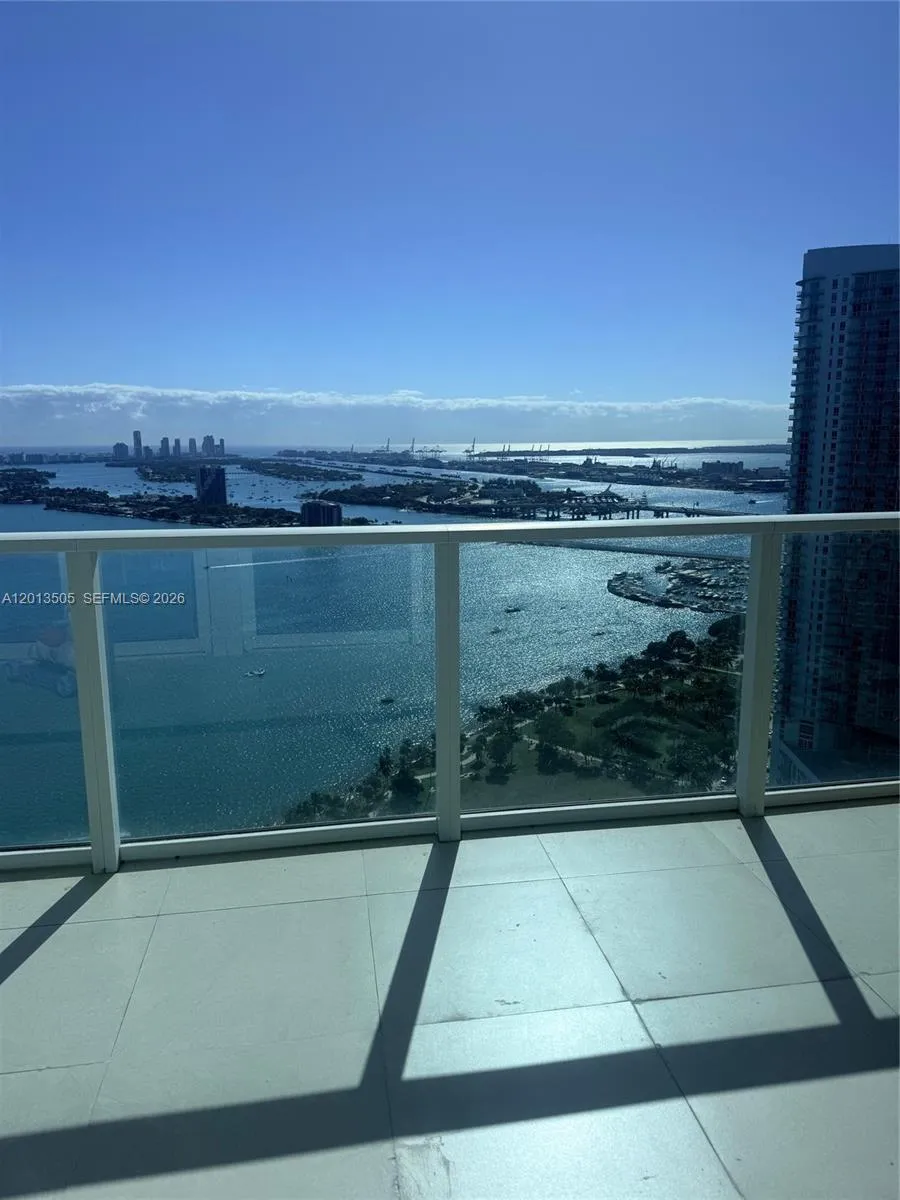 Foto de propiedad en 2020 N Bayshore Drive 3804, Miami, FL 33137 Miami con MLS#