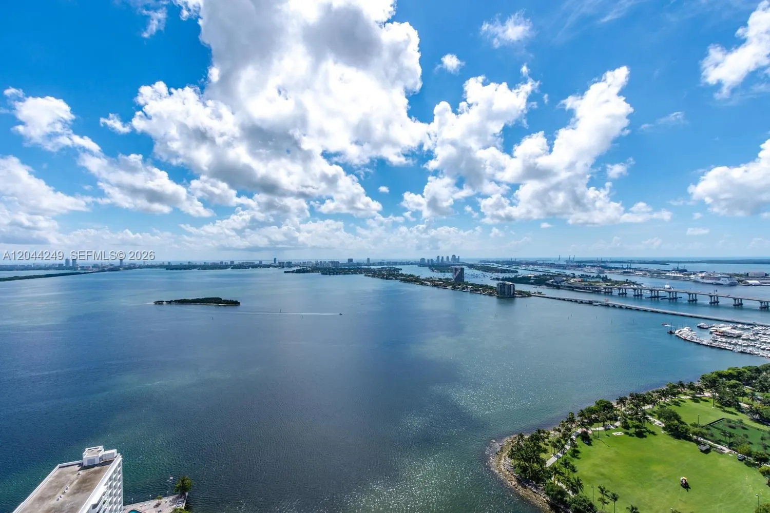 Foto de propiedad en 2020 N Bayshore Drive 3904, Miami, FL 33137 Miami con MLS#