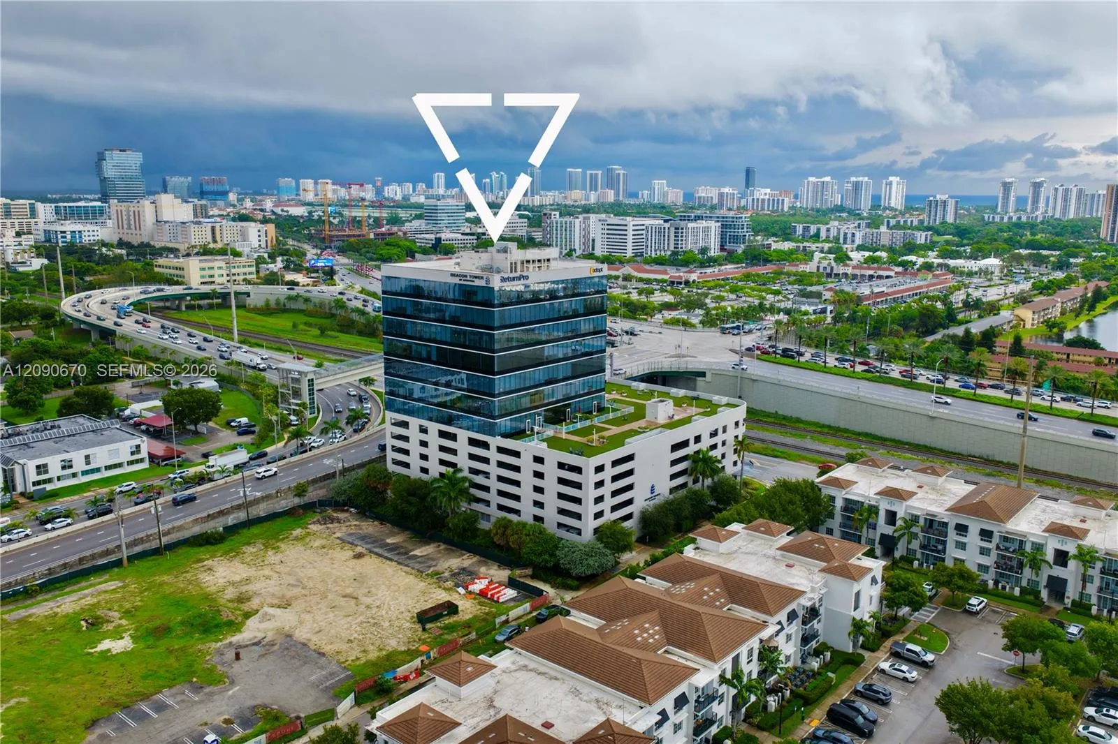 En Venta 20200 W Dixie Highway 1201, Miami, FL 33180, Miami, FL 33180