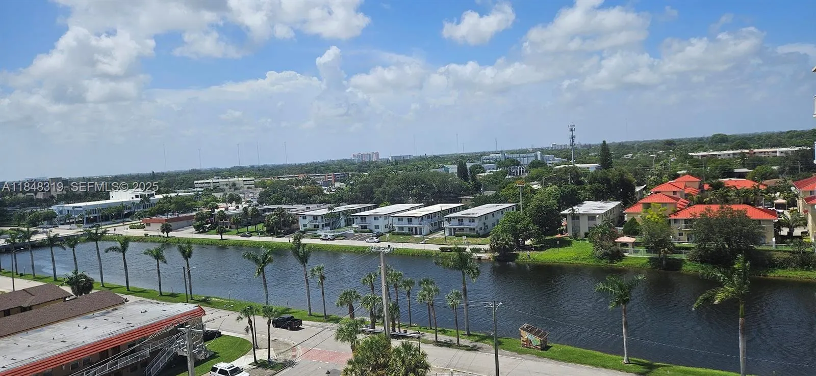 Foto de propiedad en 2025 NE 164th Street 914, North Miami Beach, FL 33162 North Miami Beach con MLS# 