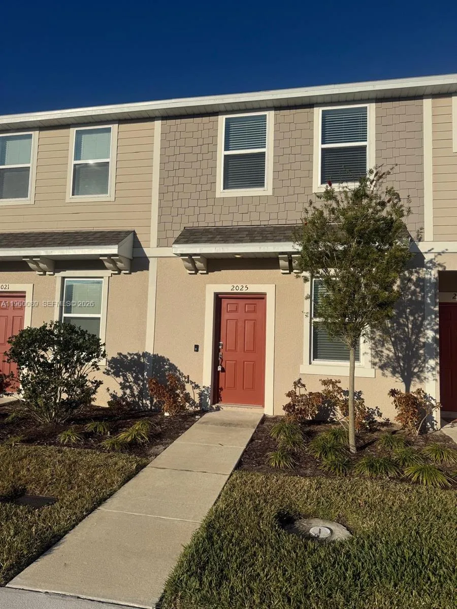 Foto de propiedad en 2025 Viewfinder 2025, Kissimmee, FL 34758 Kissimmee con MLS# 