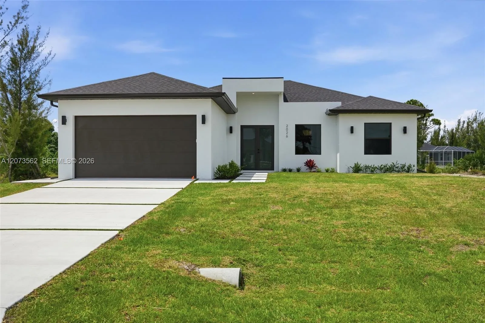 Foto de propiedad en 2026 NW 21st Street, FL 33993  con MLS# 