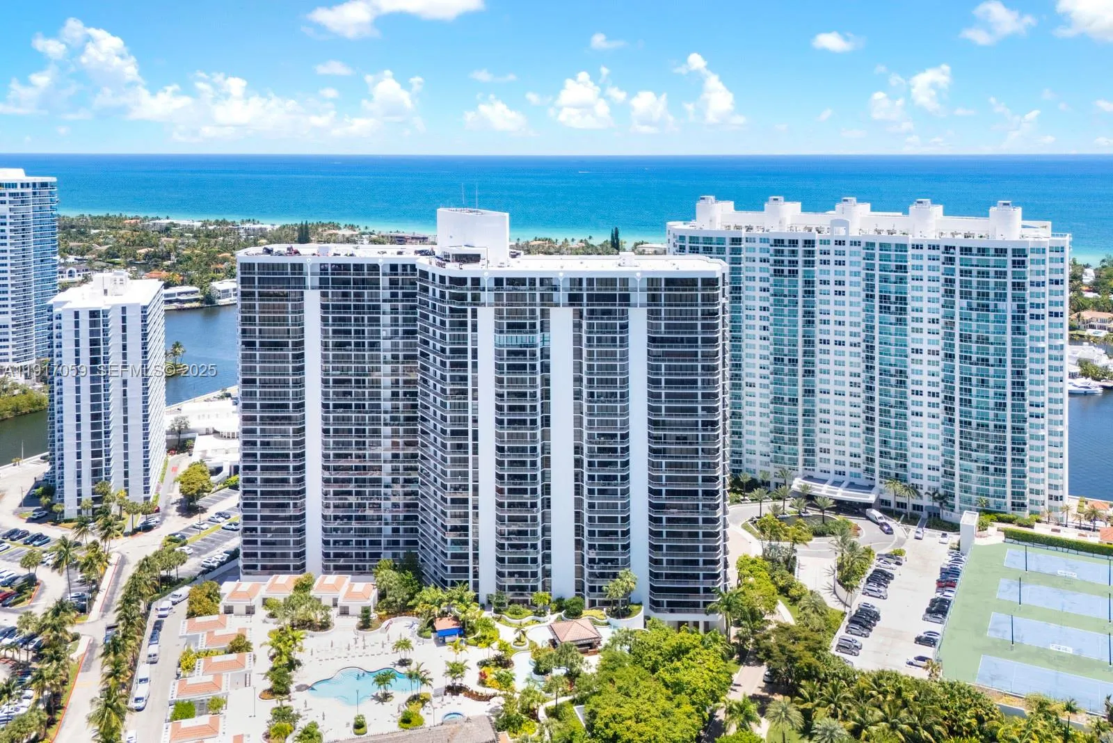 Foto de propiedad en 20281 E Country Club Drive 1009, Aventura, FL 33180 Aventura con MLS#
