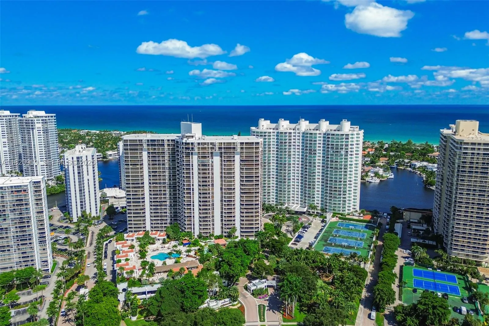 Foto de propiedad en 20281 E Country Club Drive 1412, Aventura, FL 33180 Aventura con MLS# 