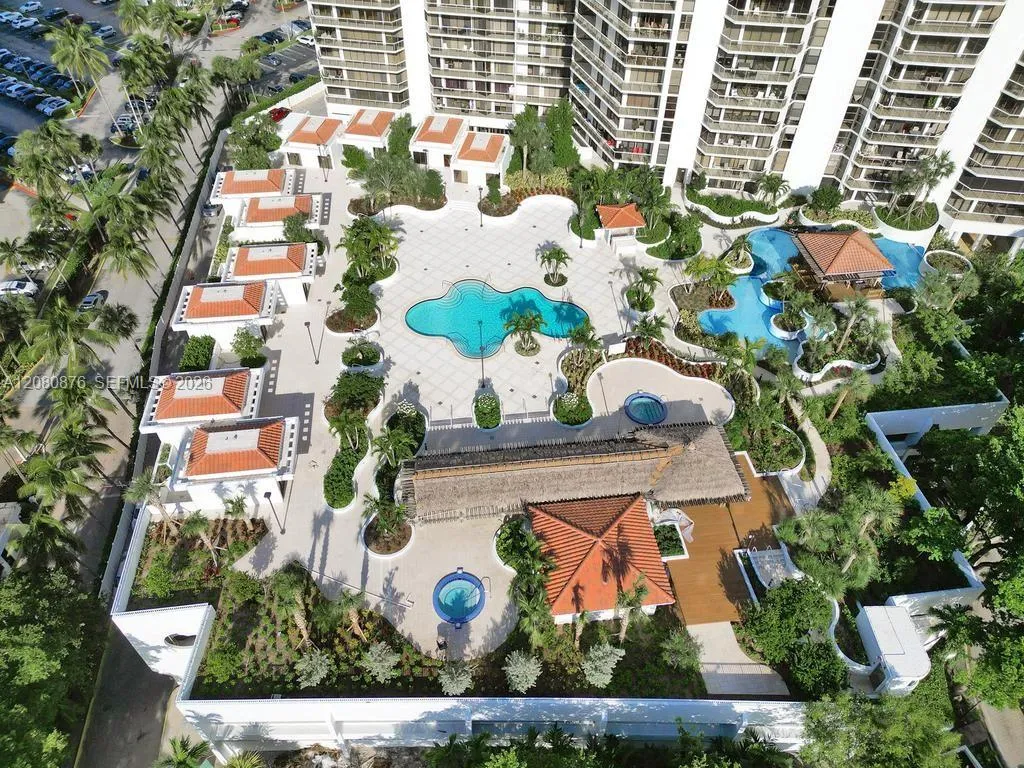 Foto de propiedad en 20281 E Country Club Drive CAB3, Aventura, FL 33180 Aventura con MLS#