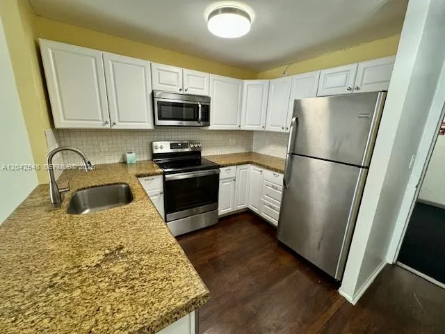 Foto de propiedad en 2029 NW 46th Avenue E202, Lauderhill, FL 33313 Lauderhill con MLS# 