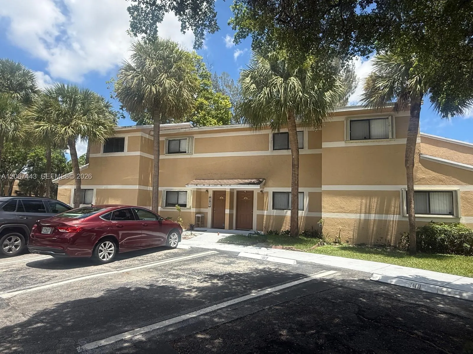 En Venta 203 E Palm Circle E, Pembroke Pines, FL 33025, Pembroke Pines, FL 33025