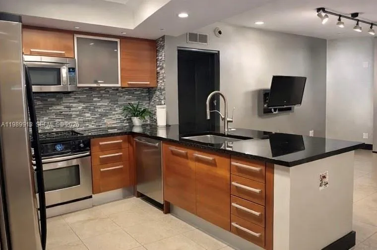 Foto de propiedad en 2030 S Douglas Road 414, Coral Gables, FL 33134 Coral Gables con MLS# 