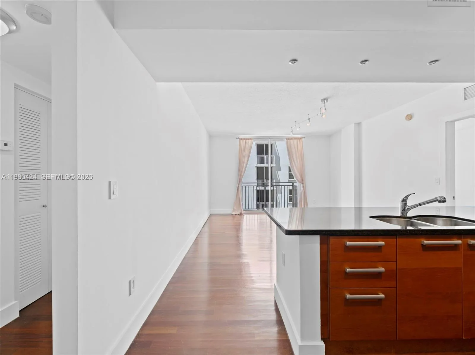 Foto de propiedad en 2030 S Douglas Road 610, Coral Gables, FL 33134 Coral Gables con MLS# 