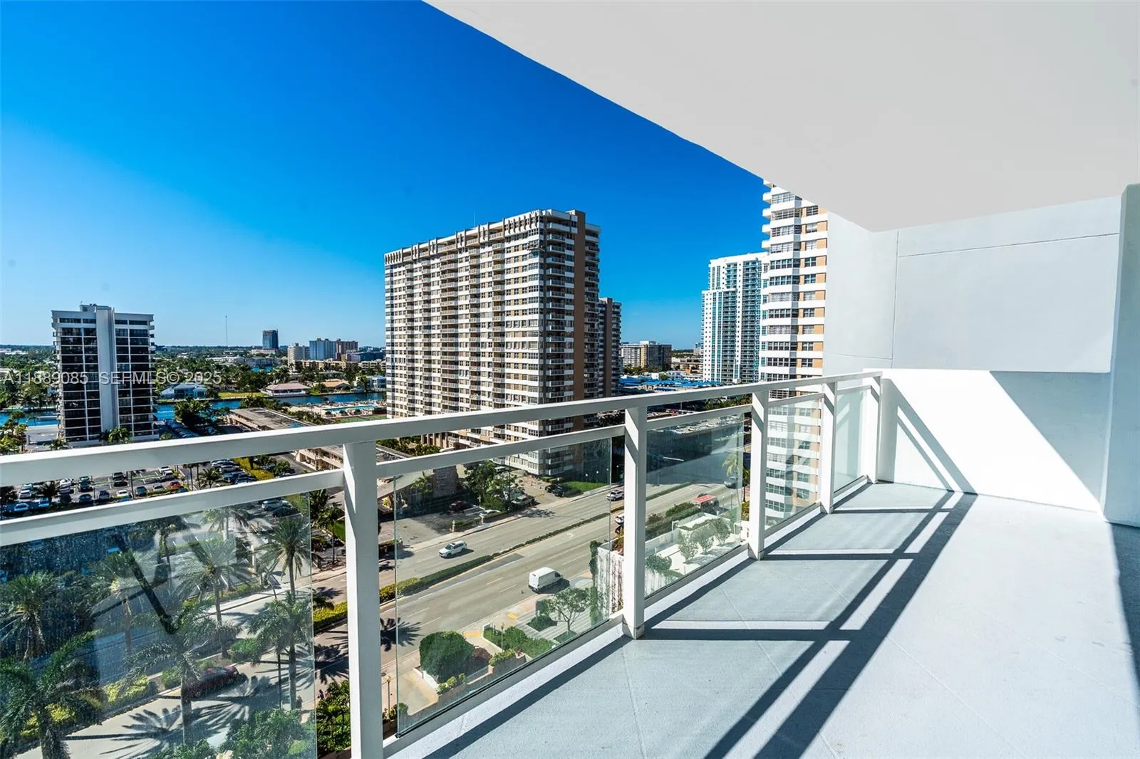 Foto de propiedad en 2030 S Ocean Drive 1127, Hallandale Beach, FL 33009 Hallandale Beach con MLS# 
