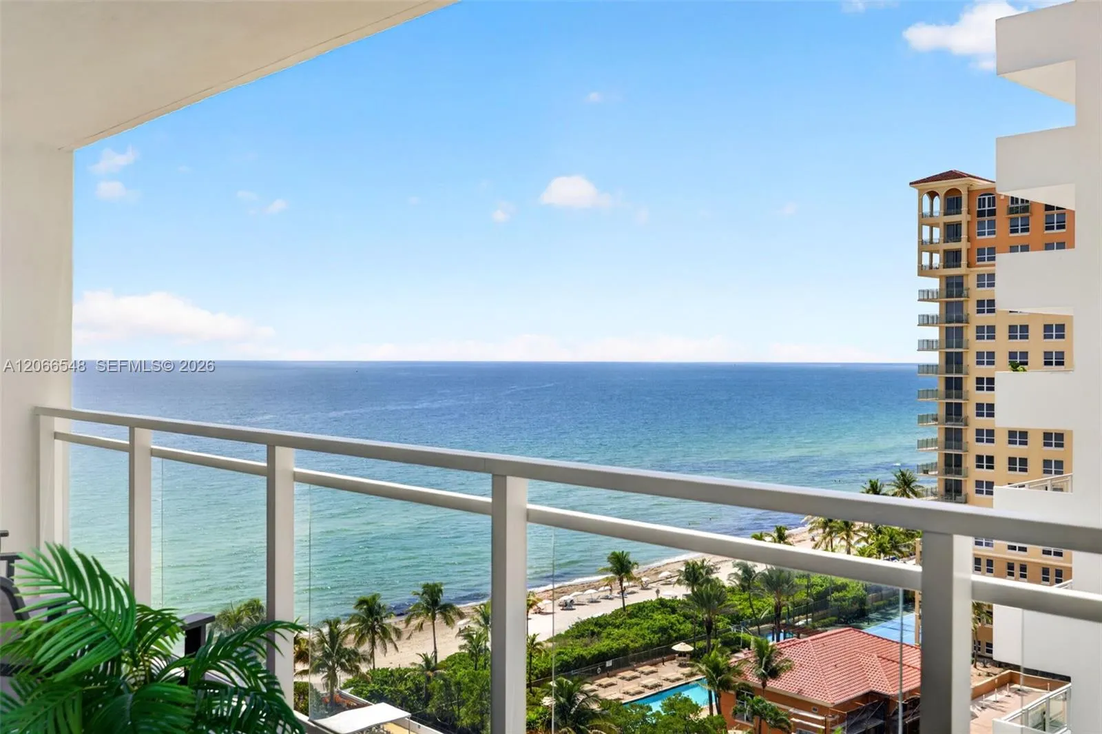 Foto de propiedad en 2030 S Ocean Drive 1218, Hallandale Beach, FL 33009 Hallandale Beach con MLS# 