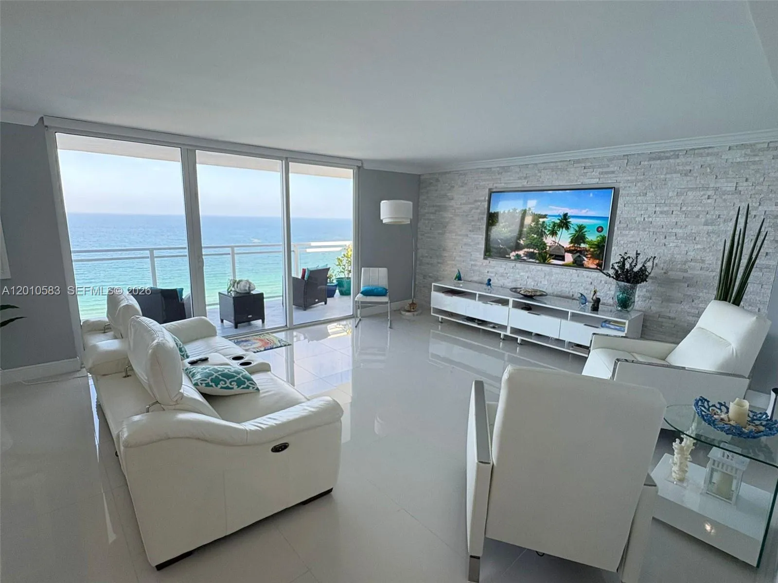 Foto de propiedad en 2030 S Ocean Drive 1812, Hallandale Beach, FL 33009 Hallandale Beach con MLS#