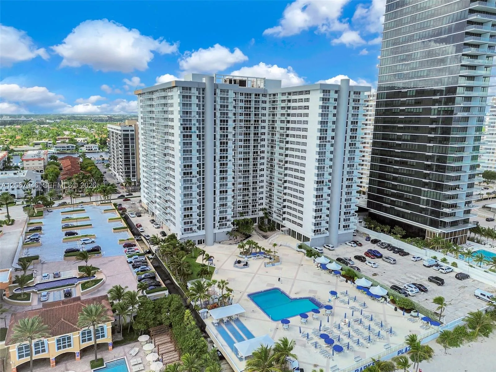 Foto de propiedad en 2030 S Ocean Drive 2027, Hallandale Beach, FL 33009 Hallandale Beach con MLS#