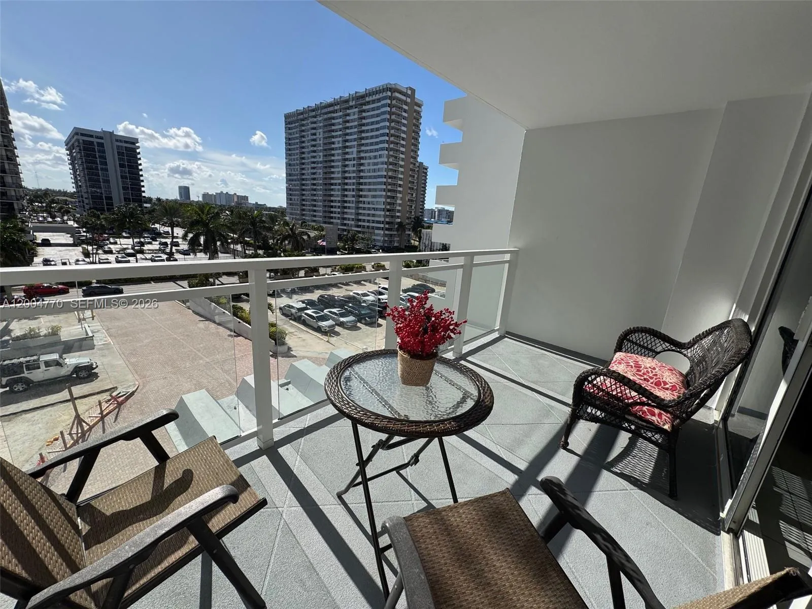 Foto de propiedad en 2030 S Ocean Drive 403, Hallandale Beach, FL 33009 Hallandale Beach con MLS#