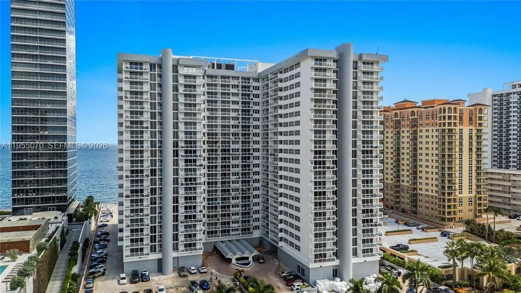 Foto de propiedad en 2030 S Ocean Drive 727, Hallandale Beach, FL 33009 Hallandale Beach con MLS# 