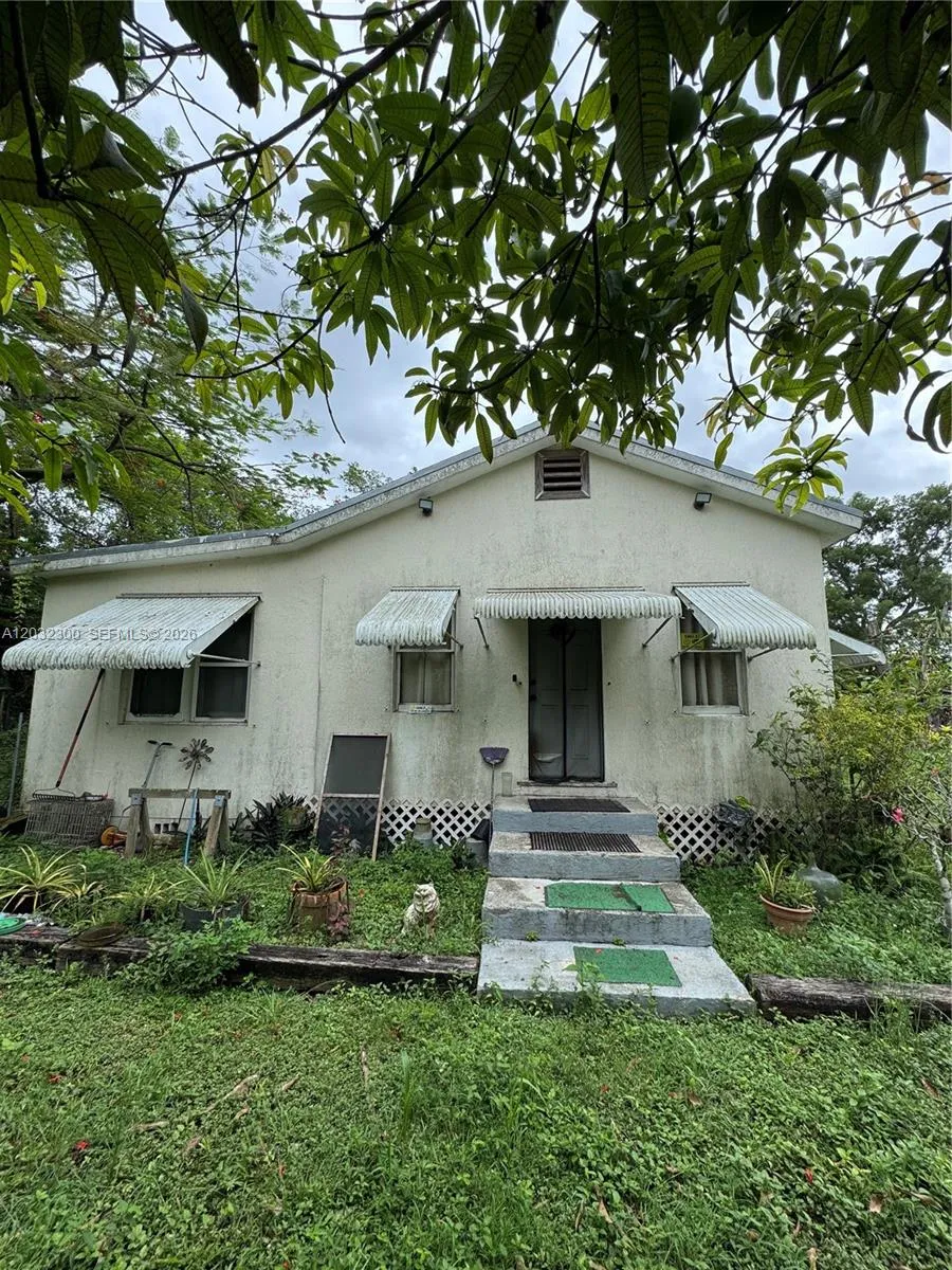 Vendido 20300 SW 344th Street, Homestead, FL 33034, Homestead, FL 33034