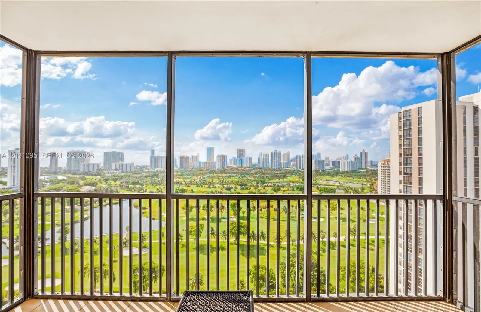 Foto de propiedad en 20301 W Country Club Drive 2228, Aventura, FL 33180 Aventura con MLS#