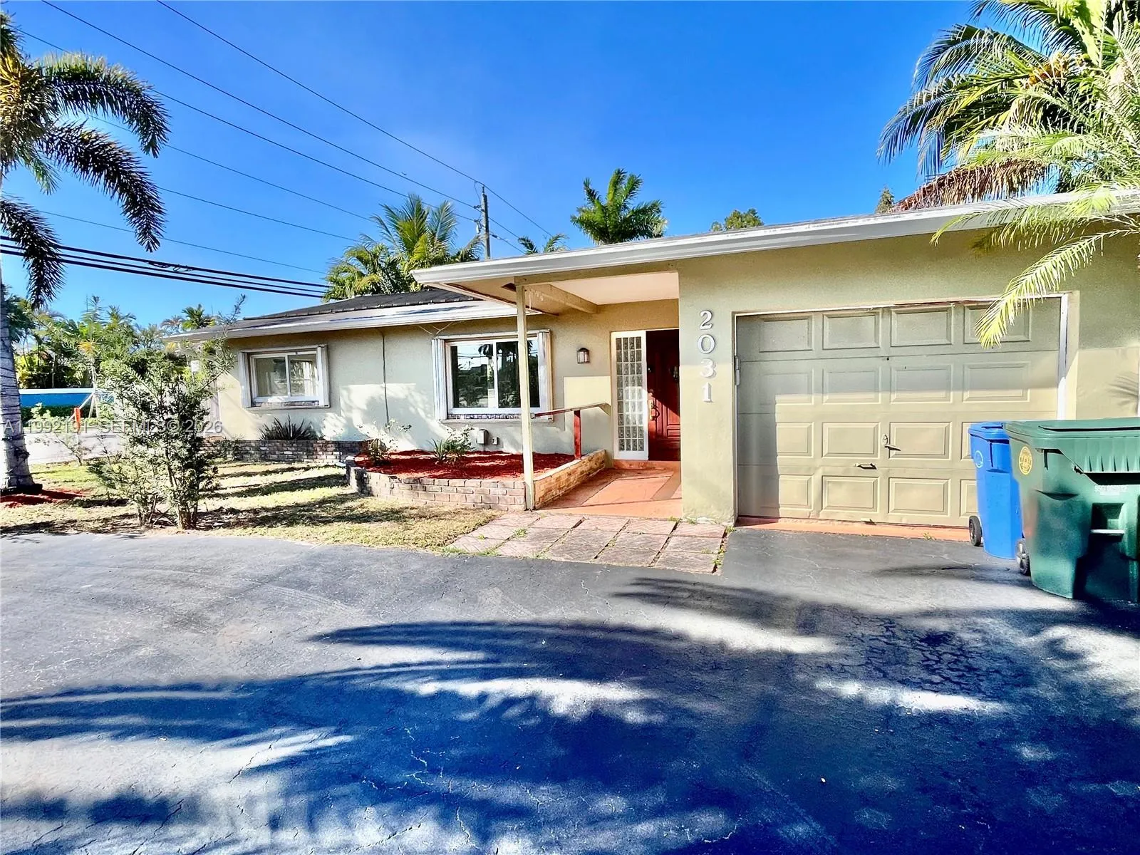 Foto de propiedad en 2031 NW 32nd Street, Oakland Park, FL 33309 Oakland Park con MLS# 