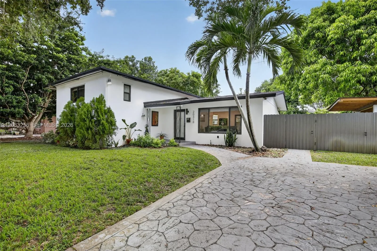 En Renta 20310 NE 14th Avenue, Miami, FL 33179, Miami, FL 33179