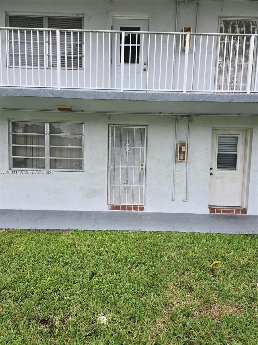 Foto de propiedad en 20310 NE 2nd Avenue 15, Miami Gardens, FL 33179 Miami Gardens con MLS# 