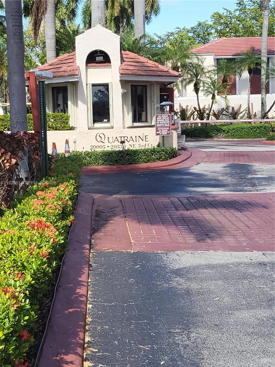 Foto de propiedad en 20310 NE 3rd Court 2, Miami, FL 33179 Miami con MLS# 