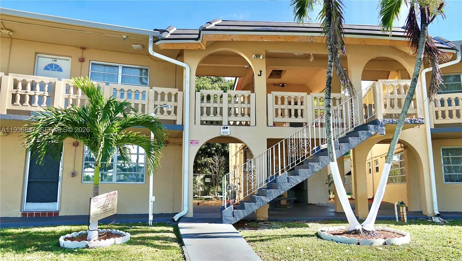 Vendido 20311 NE 2nd Avenue 27, Miami, FL 33179, Miami, FL 33179