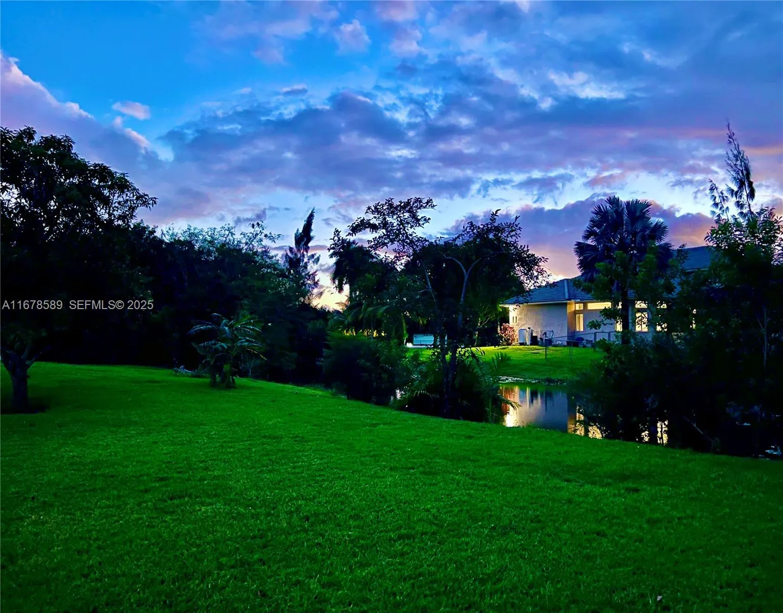 Foto de propiedad en 20321 SW 48th Street, Southwest Ranches, FL 33332 Southwest Ranches con MLS# 