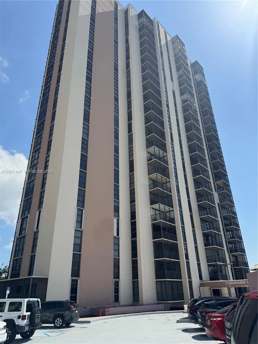 Foto de propiedad en 20335 W Country Club Drive 1205, Aventura, FL 33180 Aventura con MLS# 