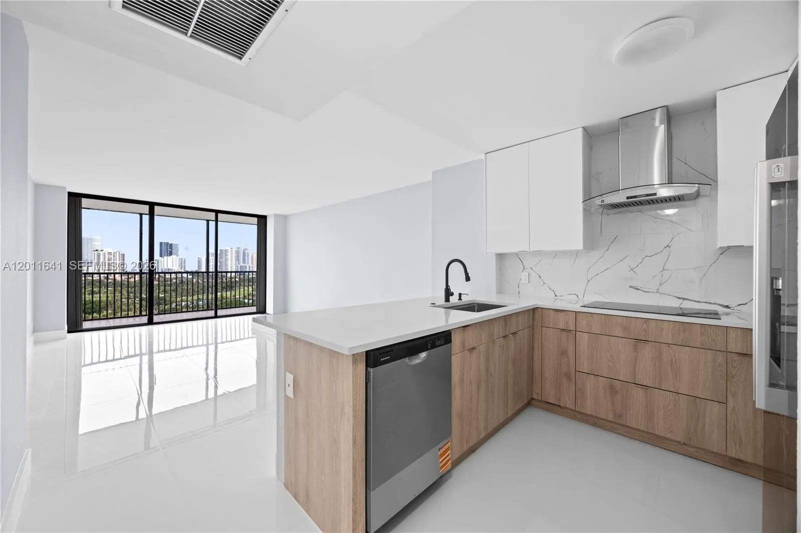 Foto de propiedad en 20335 W Country Club Drive 1905, Aventura, FL 33180 Aventura con MLS# 