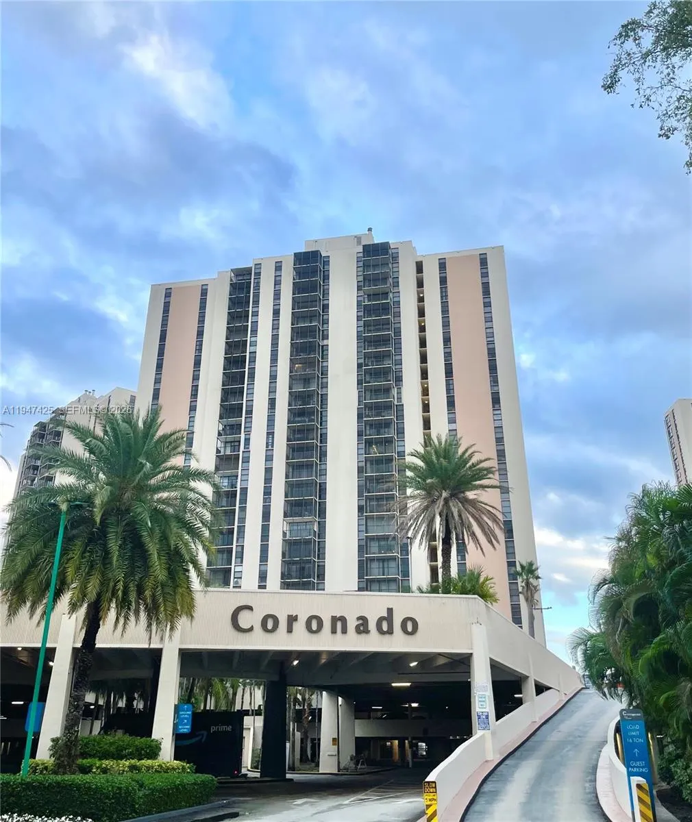 Foto de propiedad en 20335 W Country Club Drive 405, Aventura, FL 33180 Aventura con MLS# 