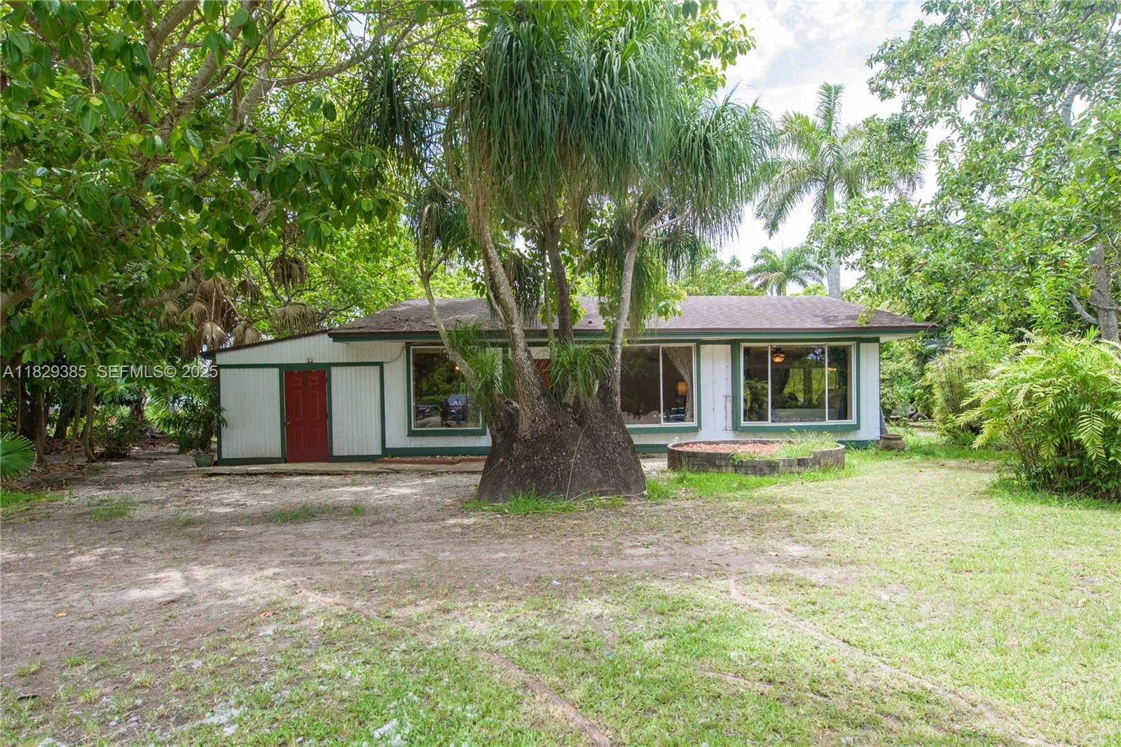 Foto de propiedad en 20350 SW 182nd Avenue, Miami, FL 33187 Miami con MLS# 