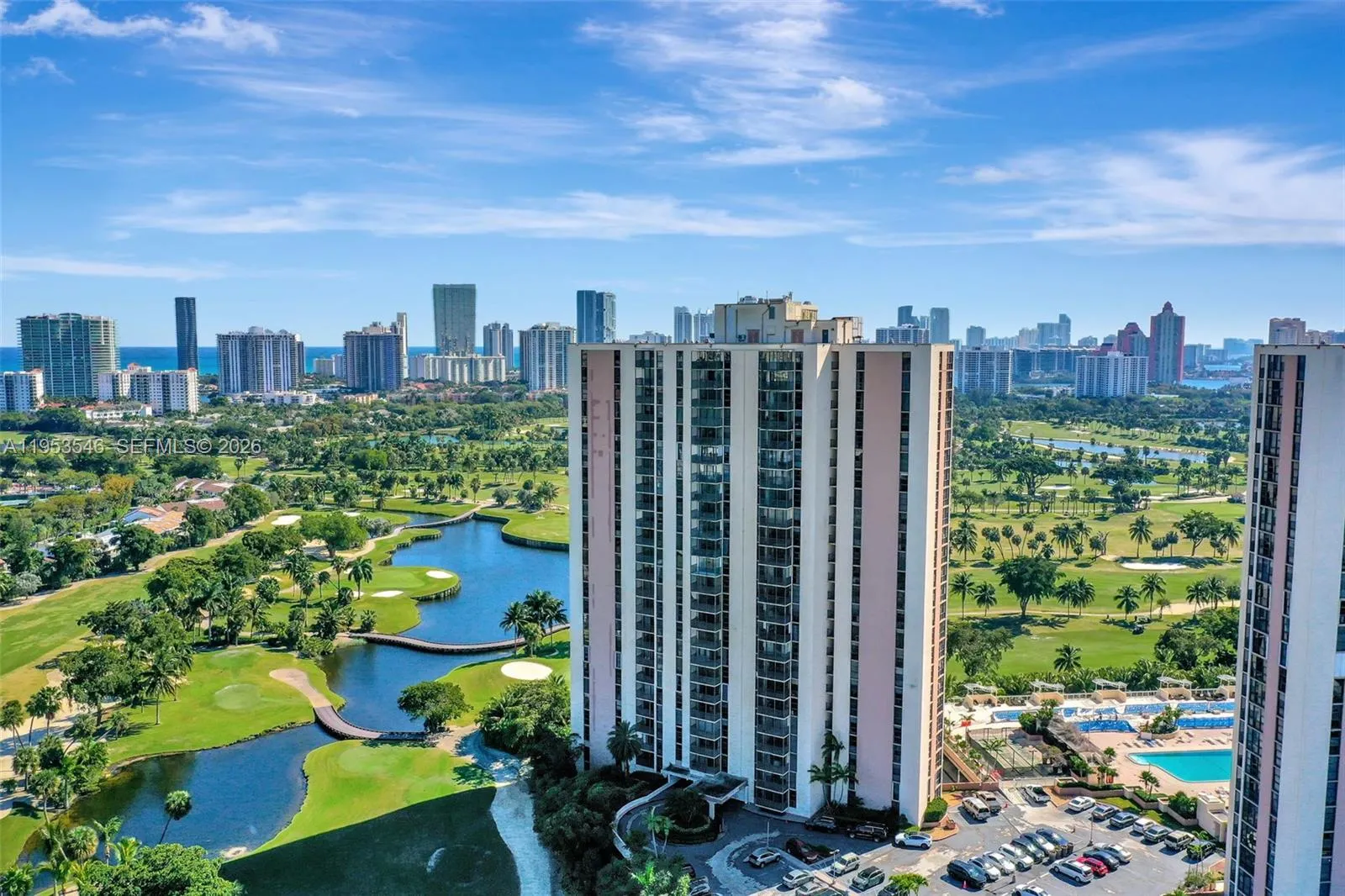 Foto de propiedad en 20379 W Country Club Drive 1232, Aventura, FL 33180 Aventura con MLS#