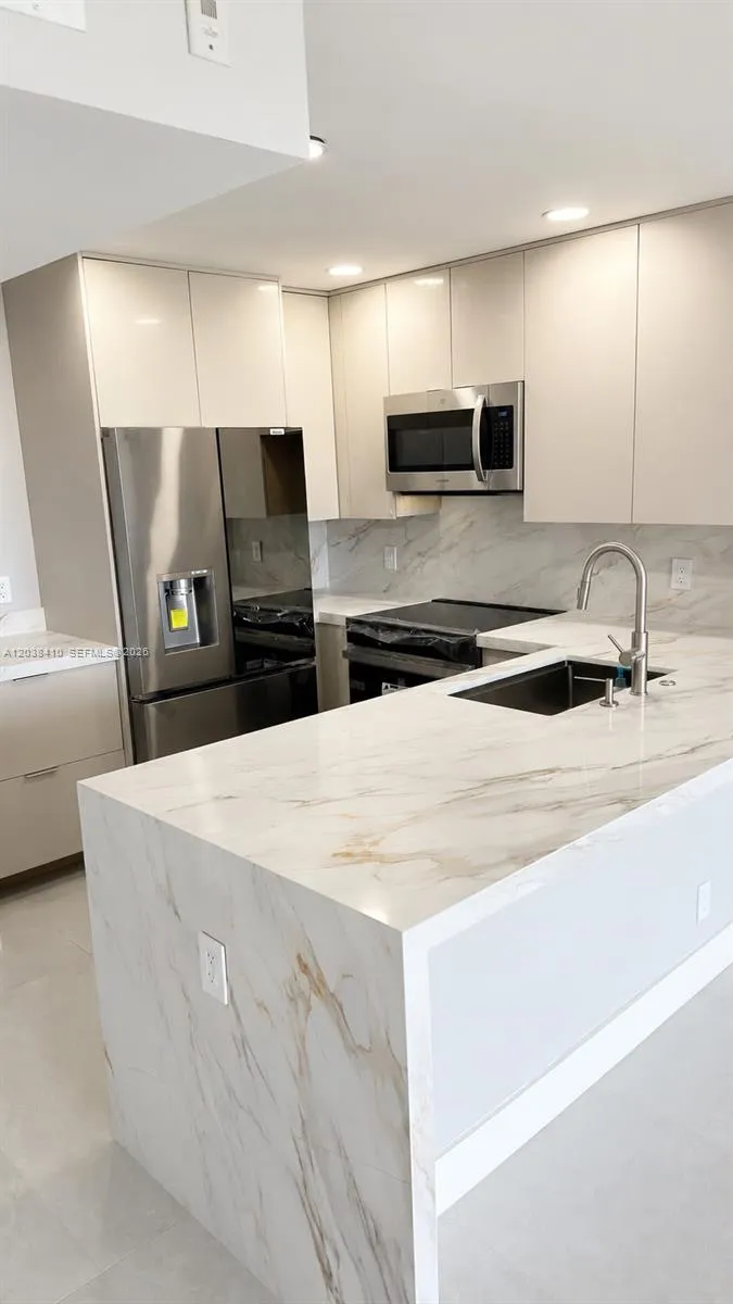 Foto de propiedad en 20379 W Country Club Drive 1437, Aventura, FL 33180 Aventura con MLS# 