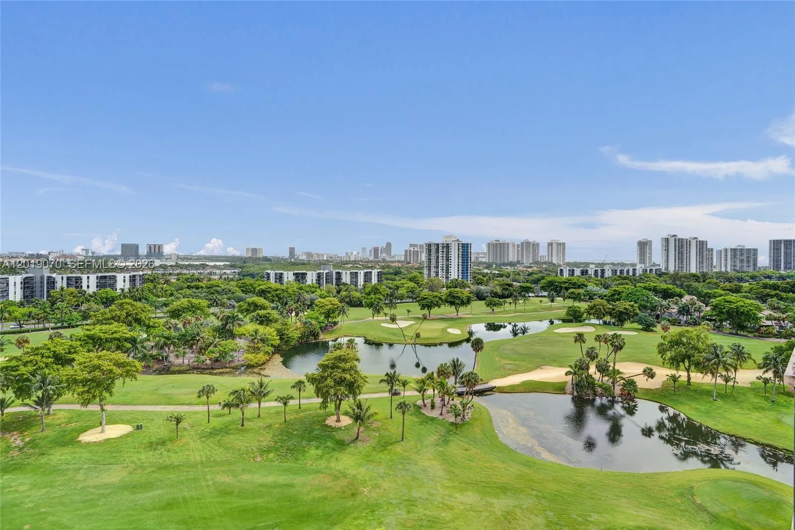 Foto de propiedad en 20379 W Country Club Drive 1440, Aventura, FL 33180 Aventura con MLS#