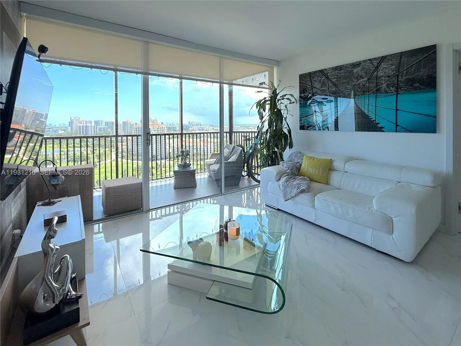 Foto de propiedad en 20379 W Country Club Drive 2334, Aventura, FL 33180 Aventura con MLS#