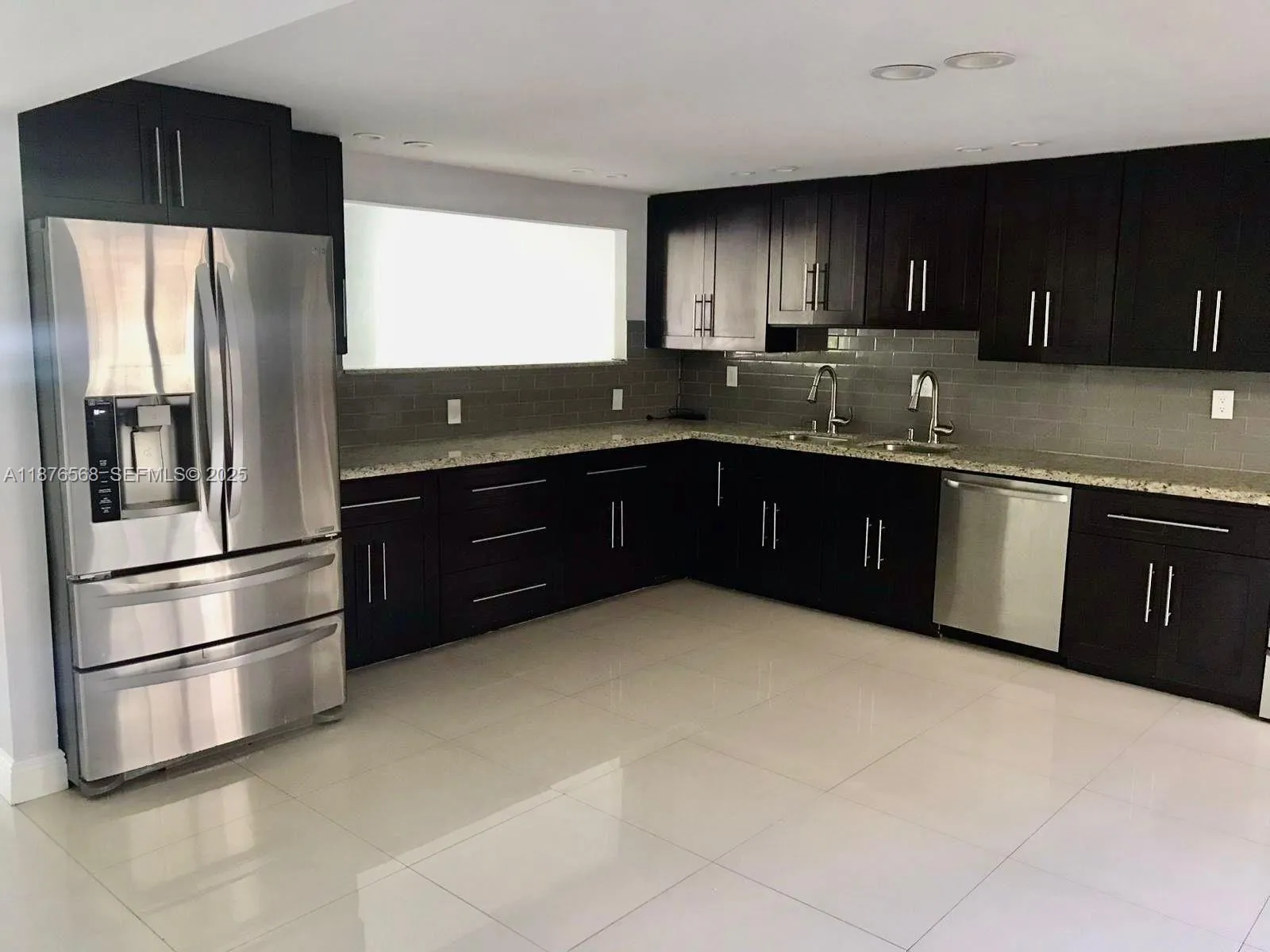 Foto de propiedad en 20381 NE 30th Avenue 206-7, Aventura, FL 33180 Aventura con MLS# 
