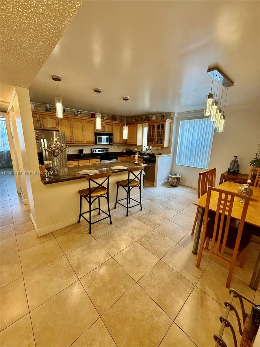Foto de propiedad en 20381 NE 30th Avenue 320-7, Aventura, FL 33180 Aventura con MLS# 