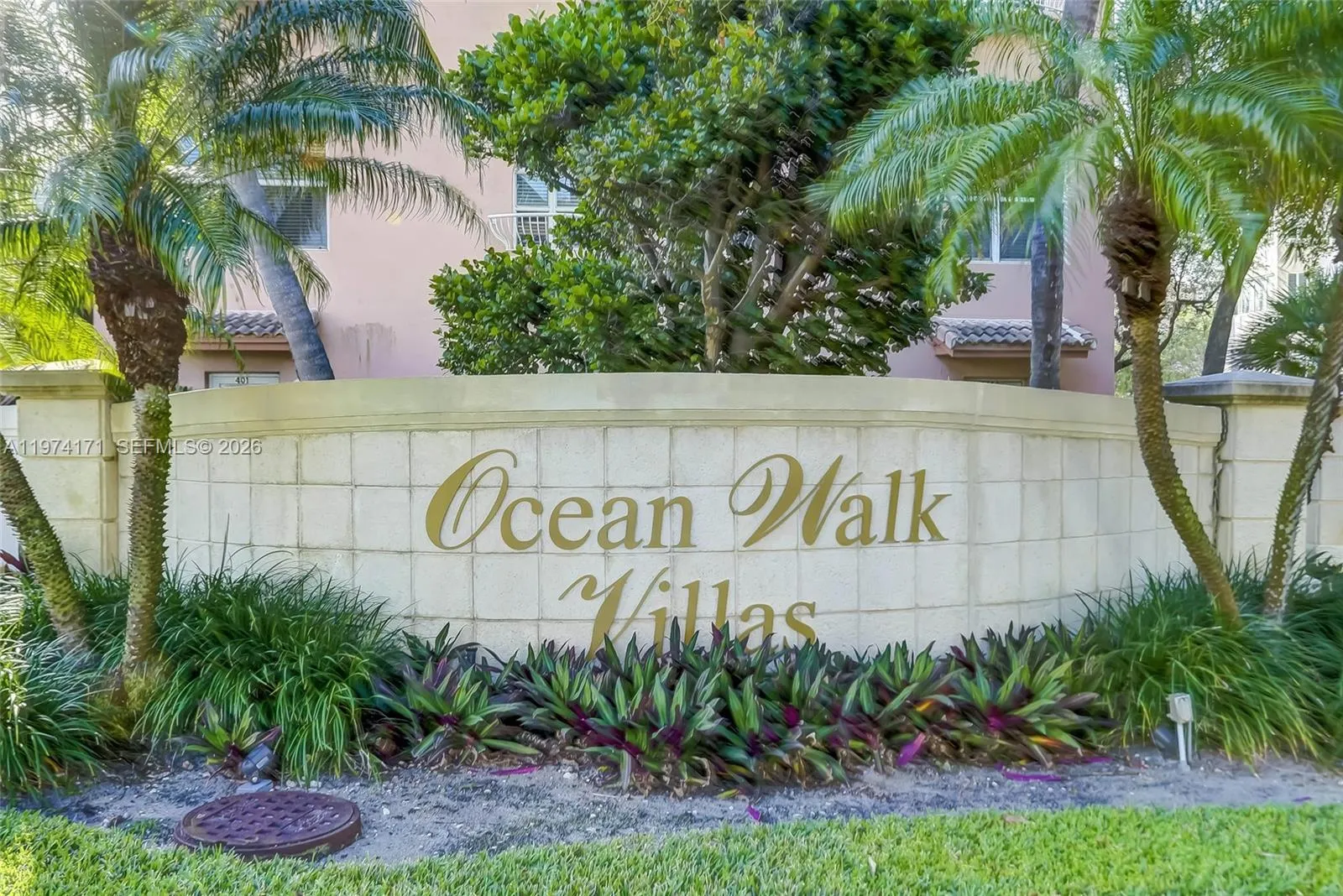 Foto de propiedad en 2039 Oceanwalk Terrace 401, Lauderdale-By-The-Sea, FL 33062 Lauderdale-By-The-Sea con MLS# 