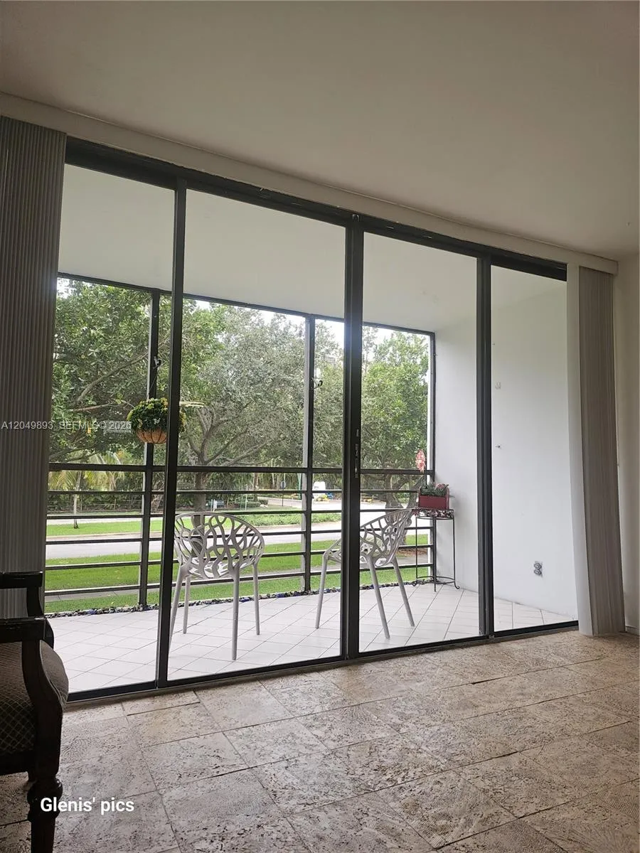 Foto de propiedad en 20400 W Country Club Drive 204, Aventura, FL 33180 Aventura con MLS# 