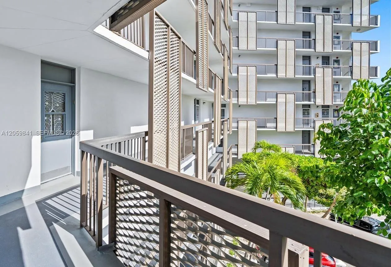 En Venta 20400 W Country Club Drive 310, Aventura, FL 33180, Aventura, FL 33180