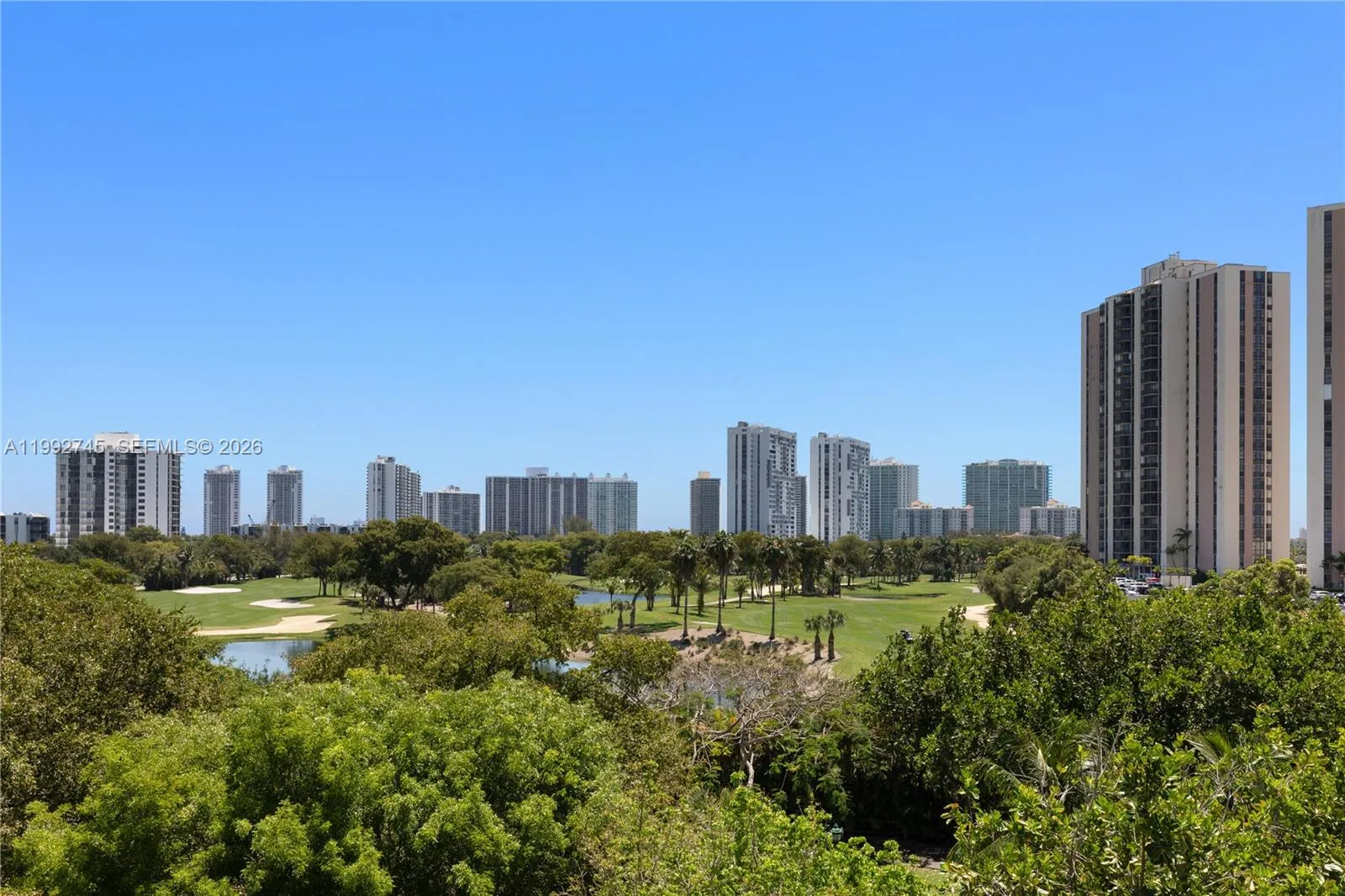 Foto de propiedad en 20400 W Country Club Drive 605, Aventura, FL 33180 Aventura con MLS# 