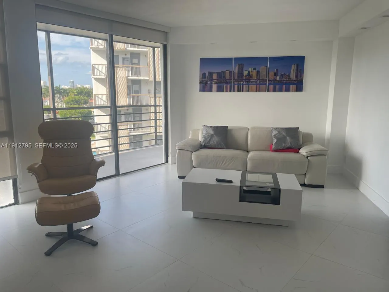 Foto de propiedad en 20400 W Country Club Drive 615, Aventura, FL 33180 Aventura con MLS# 