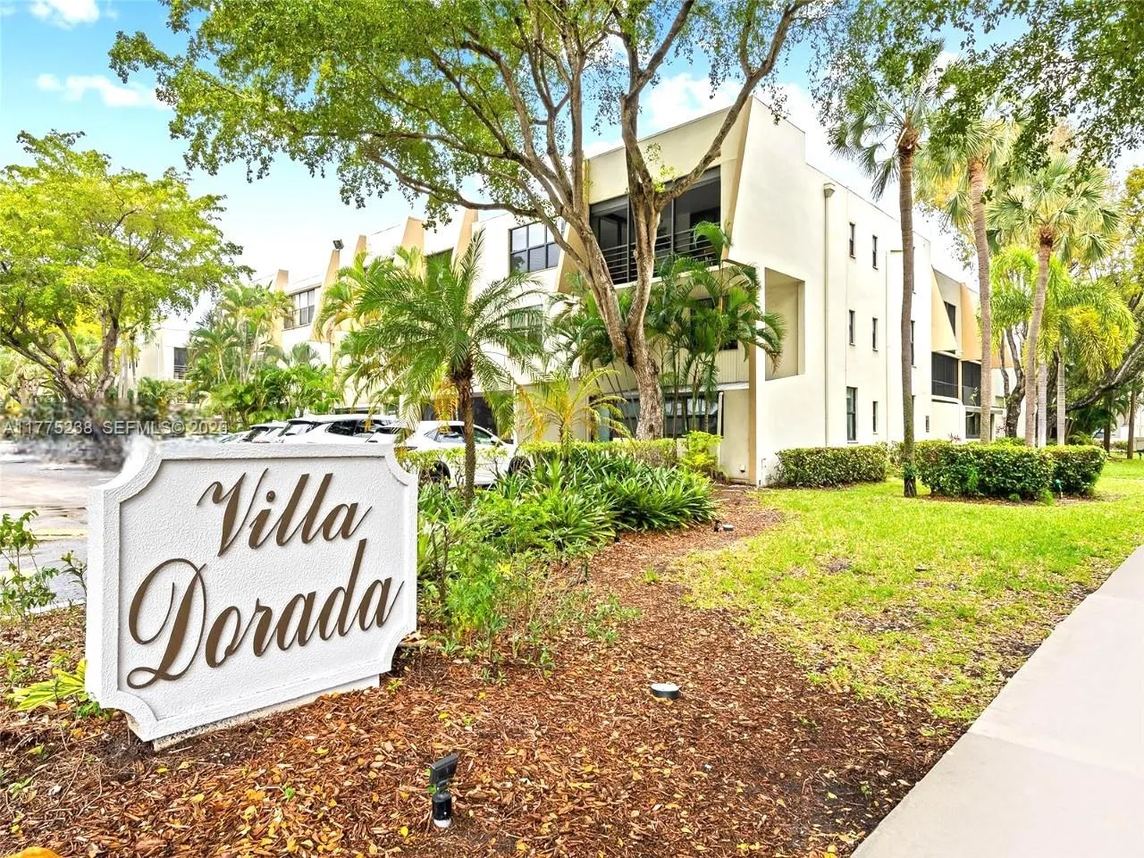 Foto de propiedad en 20401 NE 30th Avenue 410-8, Aventura, FL 33180 Aventura con MLS# 