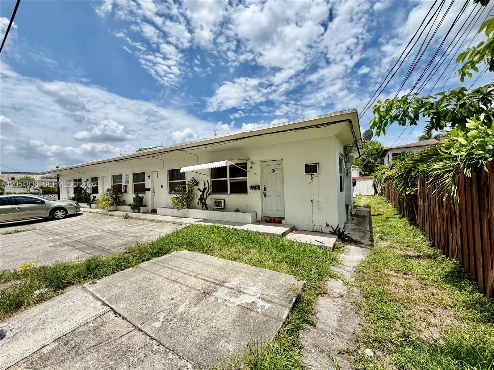 Foto de propiedad en 2041 S Jackson Street 4, Hollywood, FL 33020 Hollywood con MLS# 