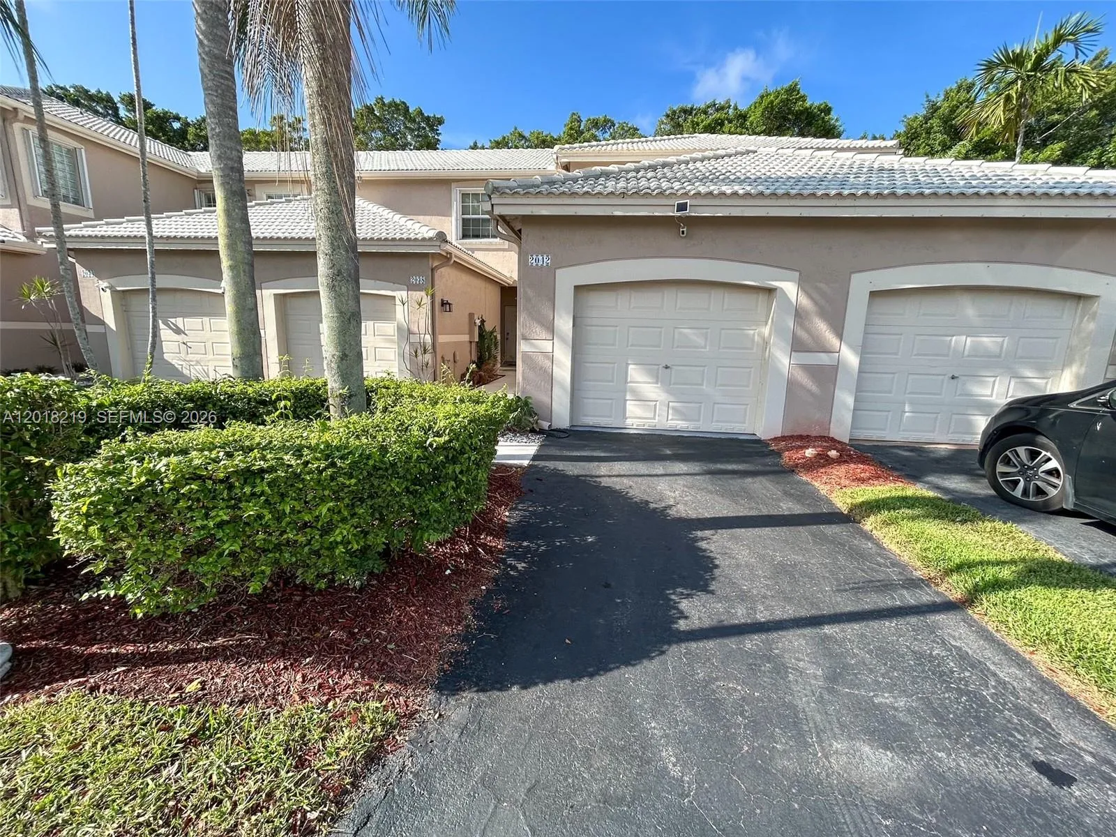 Foto de propiedad en 2042 Madeira Drive, Weston, FL 33327 Weston con MLS# 