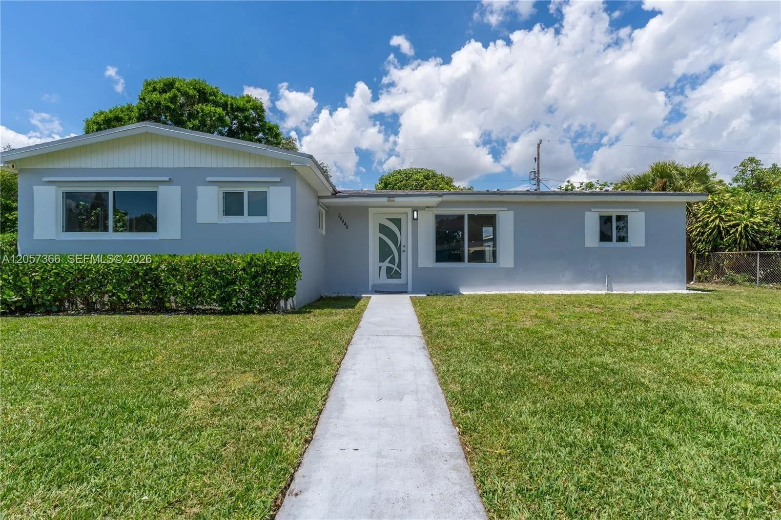 Foto de propiedad en 20440 NW 20th Court, Miami Gardens, FL 33056 Miami Gardens con MLS# 