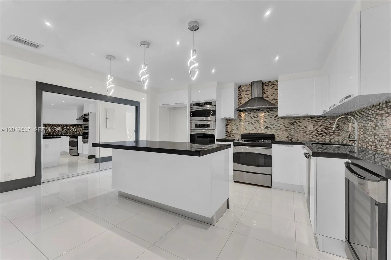 Foto de propiedad en 20441 NE 30th Avenue 106-9, Aventura, FL 33180 Aventura con MLS# 