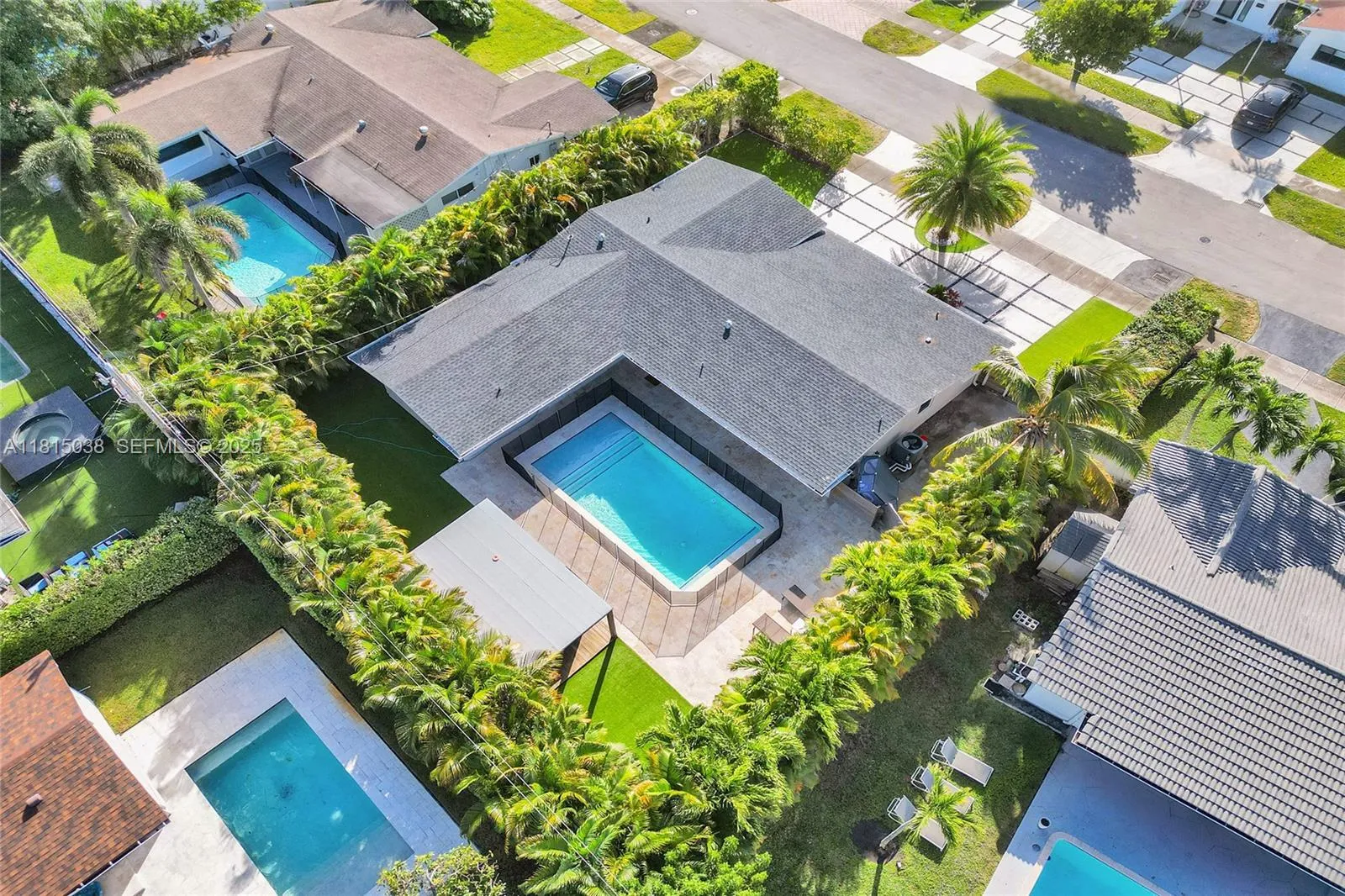 En Venta 2045 NE 202nd Street, Miami, FL 33179, Miami, FL 33179