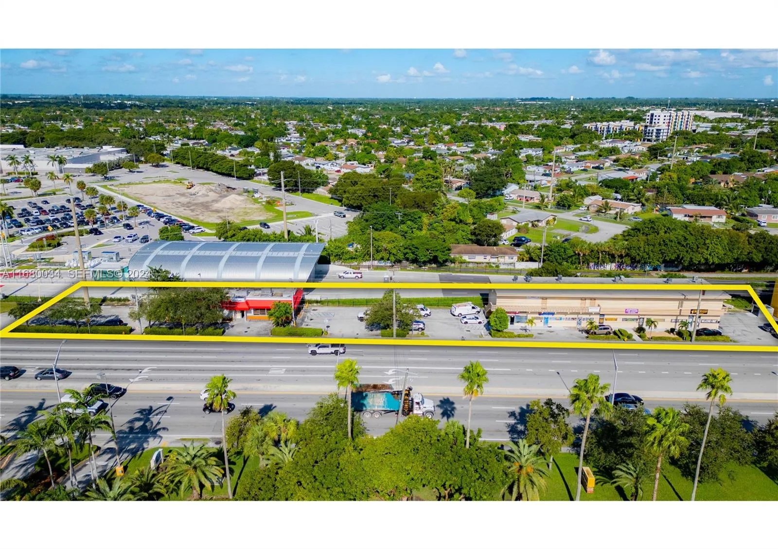 Foto de propiedad en 20462-20500 S Dixie Highway, Cutler Bay, FL 33189 Cutler Bay con MLS# 