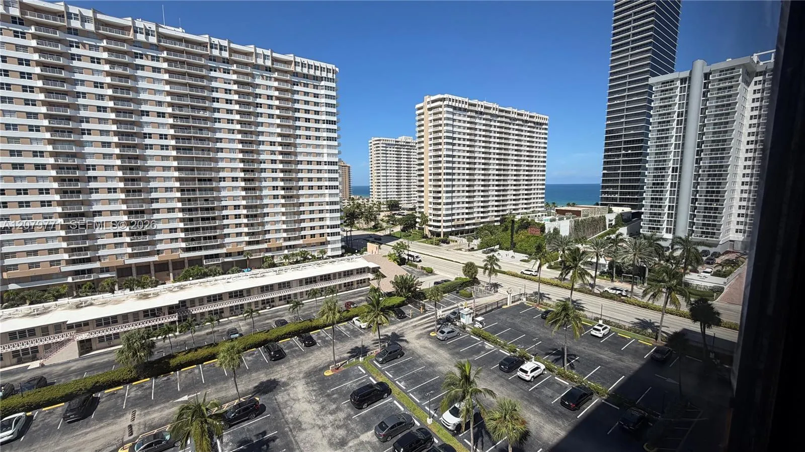 Foto de propiedad en 2049 S Ocean Drive 1004, Hallandale Beach, FL 33009 Hallandale Beach con MLS# 